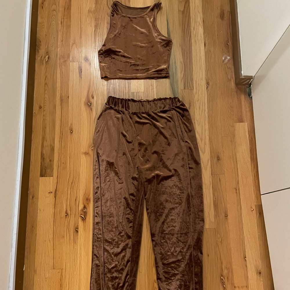 Brown velour jogger and top set